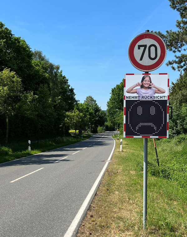 Lärmdisplay von via traffic gegen zu lautes Fahren